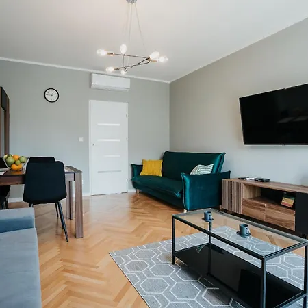 Connecta In Center With Ac