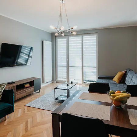 Connecta In Center With Ac Apartment *