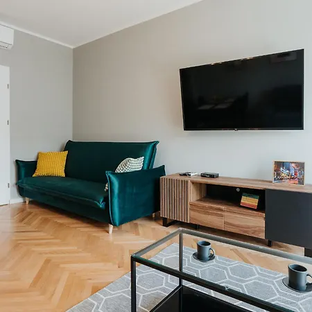 Connecta In Center With Ac Cracovia